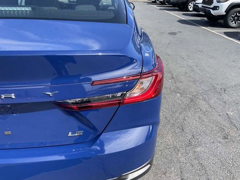 Used 2025 Toyota Camry LE w/ Convenience Package FWD image 18