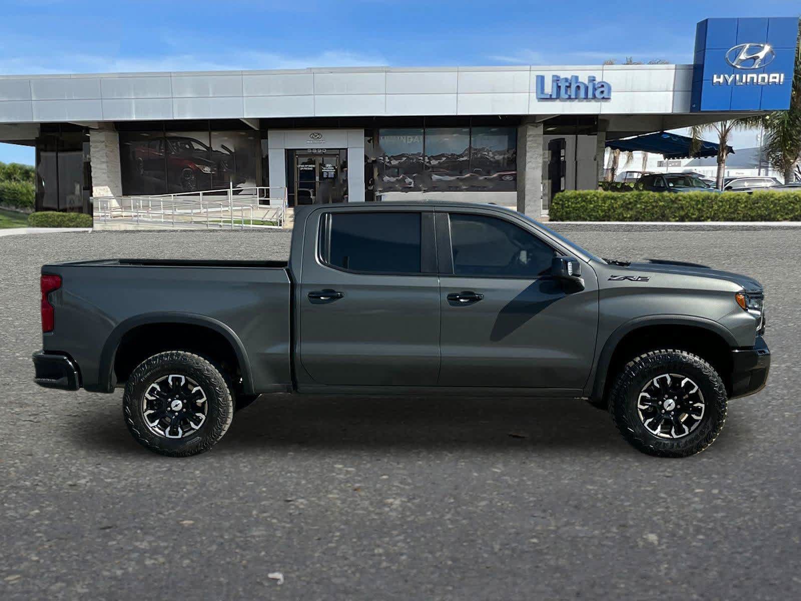 Used 2024 Chevrolet Silverado 1500 ZR2 w/ Technology Package AWD/4WD image 9