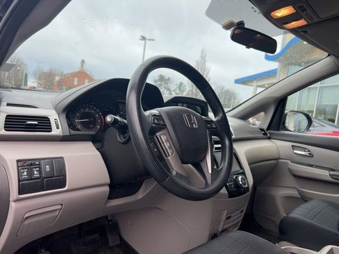 Used 2016 Honda Odyssey SE image 14