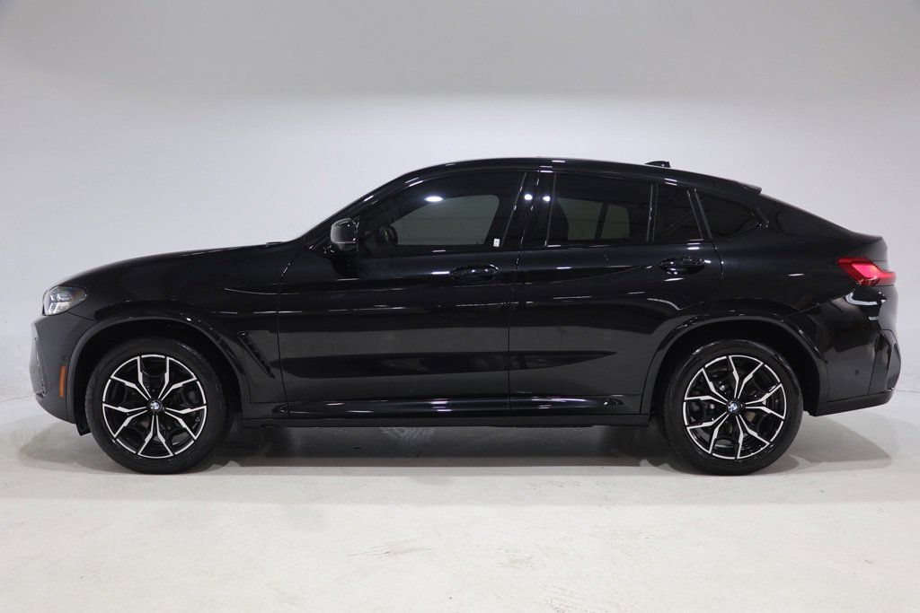 Used 2024 BMW X4 xDrive30i w/ Premium Package AWD/4WD image 4