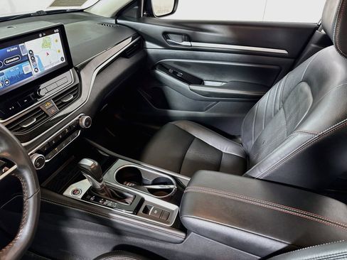 Used 2024 Nissan Altima 2.5 SR w/ SR Premium Package AWD/4WD image 25