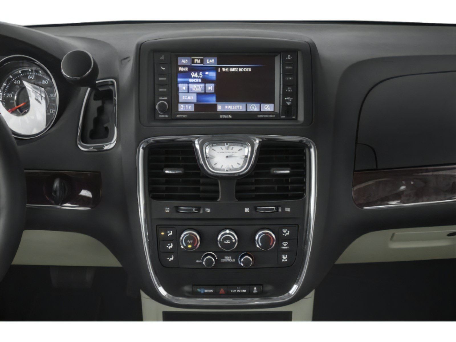 Used 2013 Chrysler Town & Country Touring FWD image 7