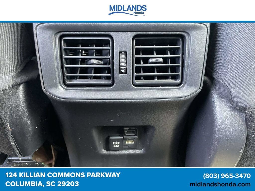 Used 2021 Toyota RAV4 XLE AWD/4WD image 10