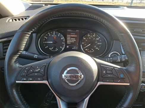 Used 2019 Nissan Rogue SV w/ Premium Package image 19