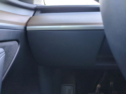 Used 2023 Tesla Model Y Long Range image 17