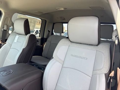 New 2026 RAM 2500 Laramie AWD/4WD image 16