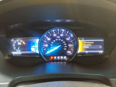 Used 2018 Ford Explorer XLT w/ Equipment Group 202A FWD image 23