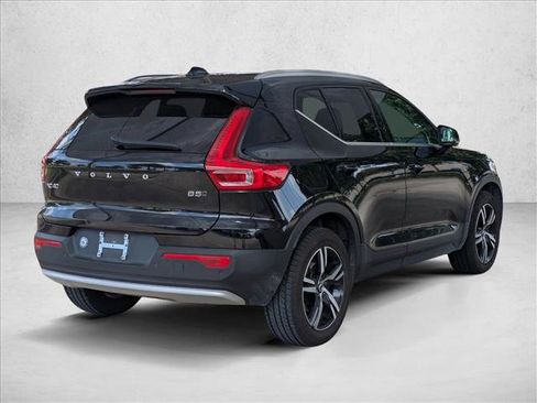 Used 2023 Volvo XC40 B5 Plus w/ Driver Assist Package AWD/4WD image 5