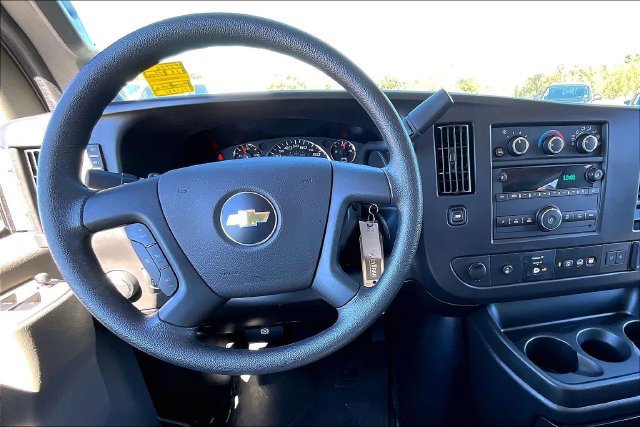 Used 2025 Chevrolet Express 3500 LT w/ LT Preferred Equipment Group RWD image 8