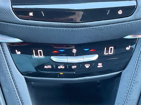 Used 2025 Cadillac XT5 Luxury w/ LPO, Floor Liner Package AWD/4WD image 21