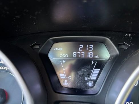 Used 2013 Hyundai Elantra GLS FWD image 12
