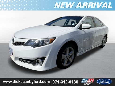 Used 2013 Toyota Camry L image 1