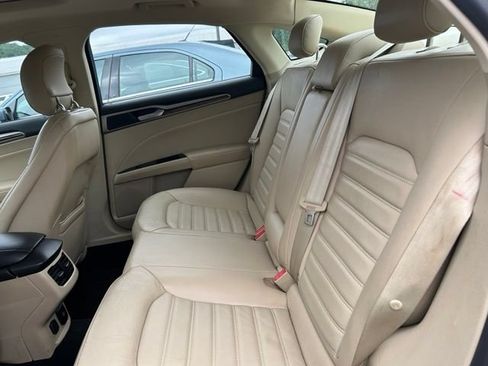 Used 2013 Ford Fusion SE FWD image 13
