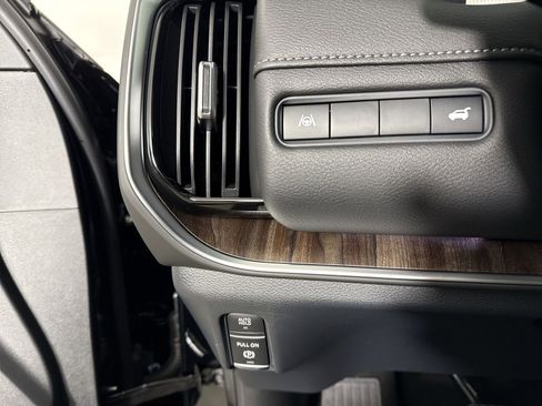 New 2026 Nissan Armada Platinum image 14