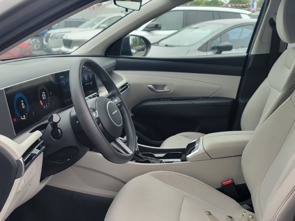 Used 2025 Hyundai Tucson SEL AWD/4WD image 15