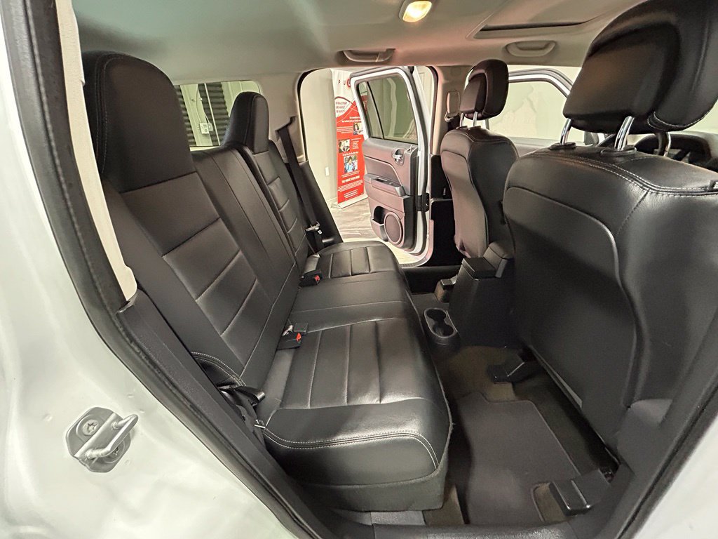 Used 2017 Jeep Patriot High Altitude AWD/4WD image 46