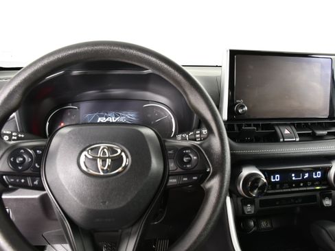Used 2025 Toyota RAV4 XLE AWD/4WD image 16