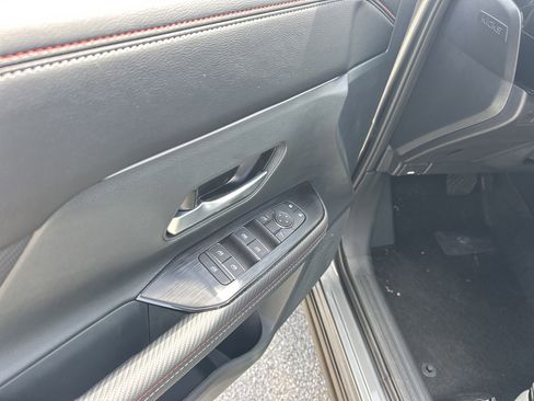 New 2026 Nissan Kicks SR FWD image 15