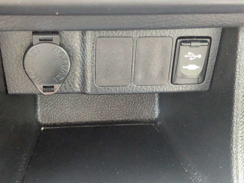 Used 2015 Toyota Corolla LE FWD image 23