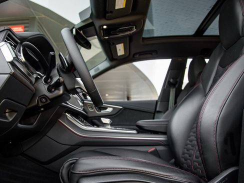 Used 2024 Audi RS Q8 image 19