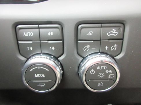 New 2026 GMC Sierra 2500 AT4 w/ AT4 Premium Plus Package AWD/4WD image 18