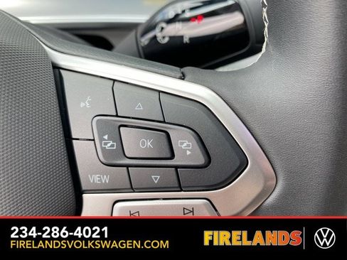 New 2025 Volkswagen Tiguan SE image 32