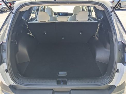 Used 2025 Hyundai Tucson SE image 16