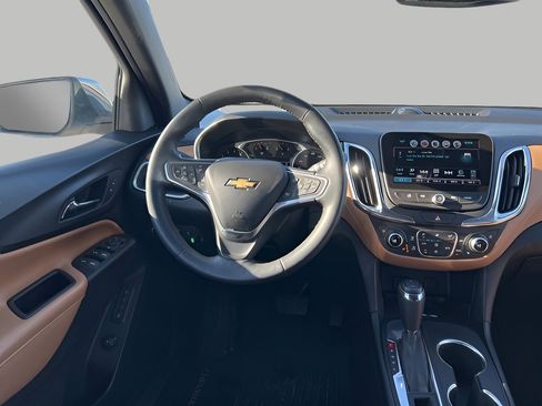 Used 2018 Chevrolet Equinox Premier image 11