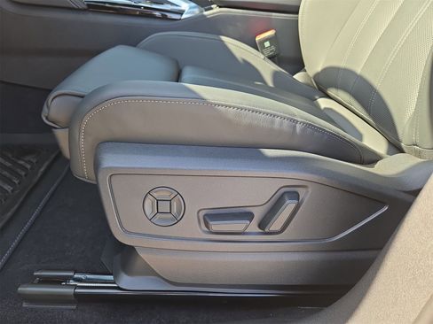 New 2025 Audi Q5 Premium Plus image 17