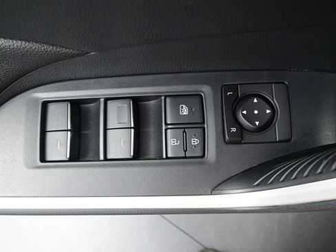 Used 2023 Toyota RAV4 SE AWD/4WD image 9