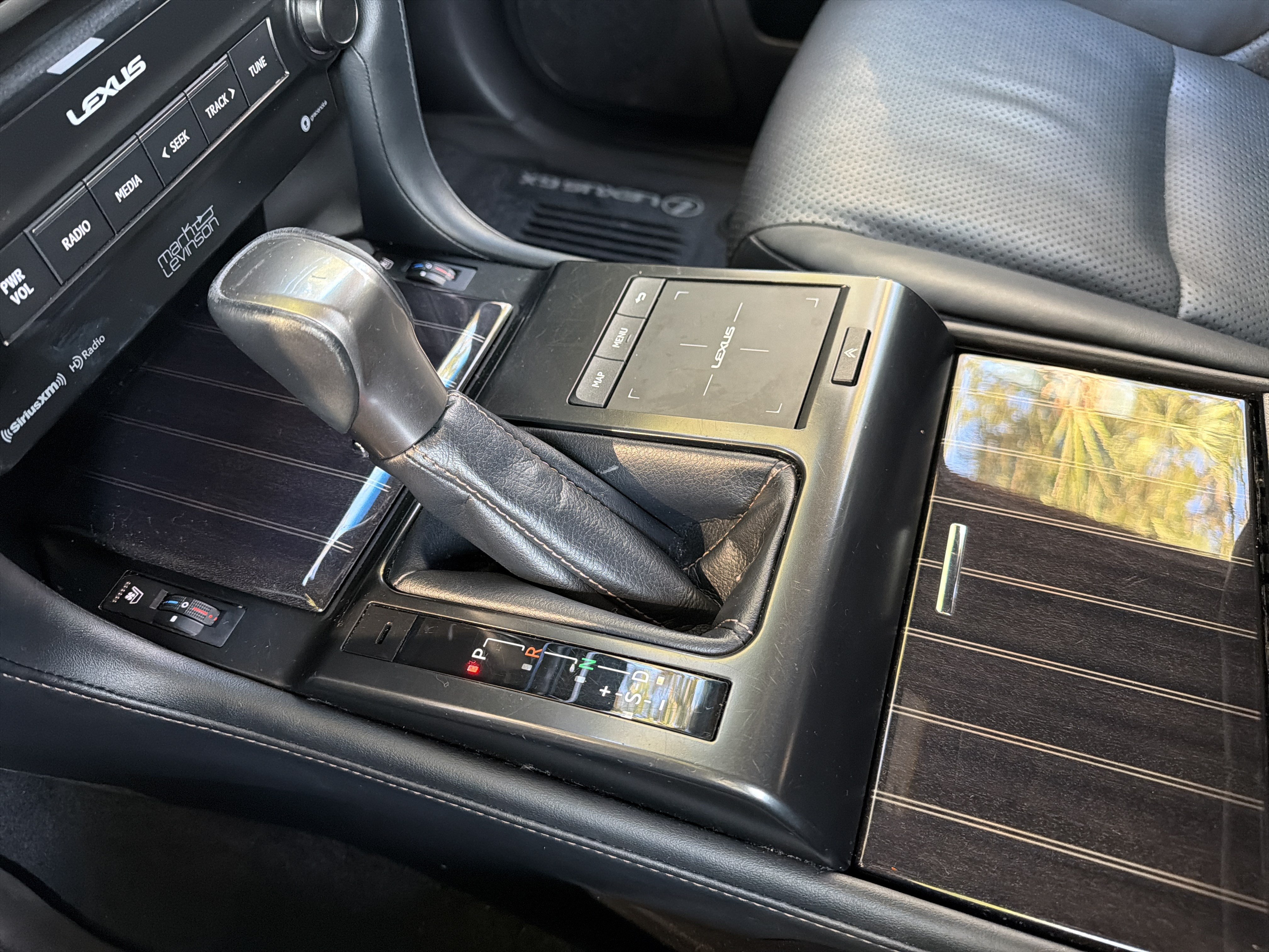 Certified 2023 Lexus GX 460 Luxury w/ Sport Design Package AWD/4WD image 28