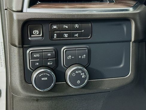 Used 2025 Chevrolet Tahoe LT AWD/4WD image 10