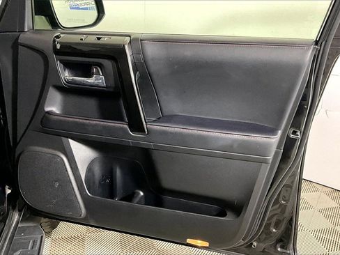 Used 2024 Toyota 4Runner TRD Off-Road Premium image 19