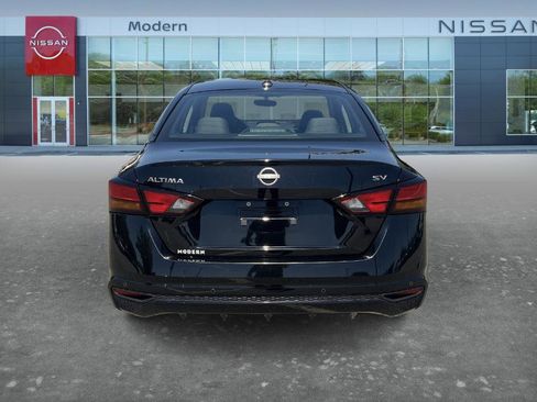 Certified 2024 Nissan Altima 2.5 SV FWD image 6