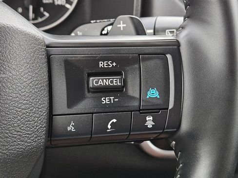 Used 2025 Nissan Rogue SV FWD image 19