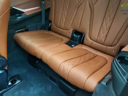 Used 2025 BMW X7 M60i AWD/4WD image 38