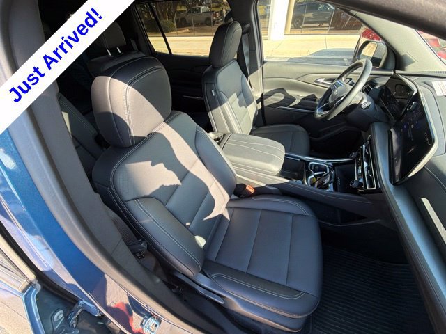 Used 2025 Chevrolet Traverse LT w/ Sun and Wheel Package FWD image 25