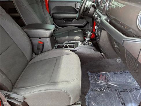 Used 2018 Jeep Wrangler Unlimited Sahara w/ Cold Weather Group image 23