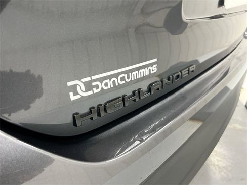 Used 2023 Toyota Highlander LE image 25