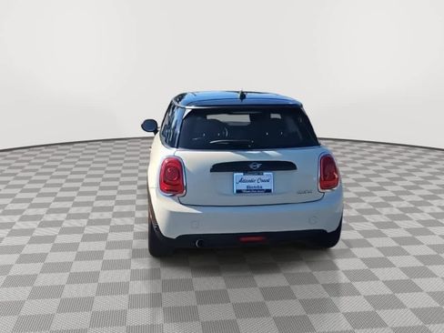 Used 2019 MINI Cooper 2-Door Hardtop image 7