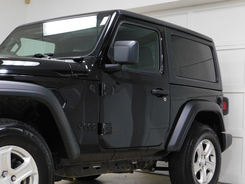 Used 2021 Jeep Wrangler Sport AWD/4WD image 17