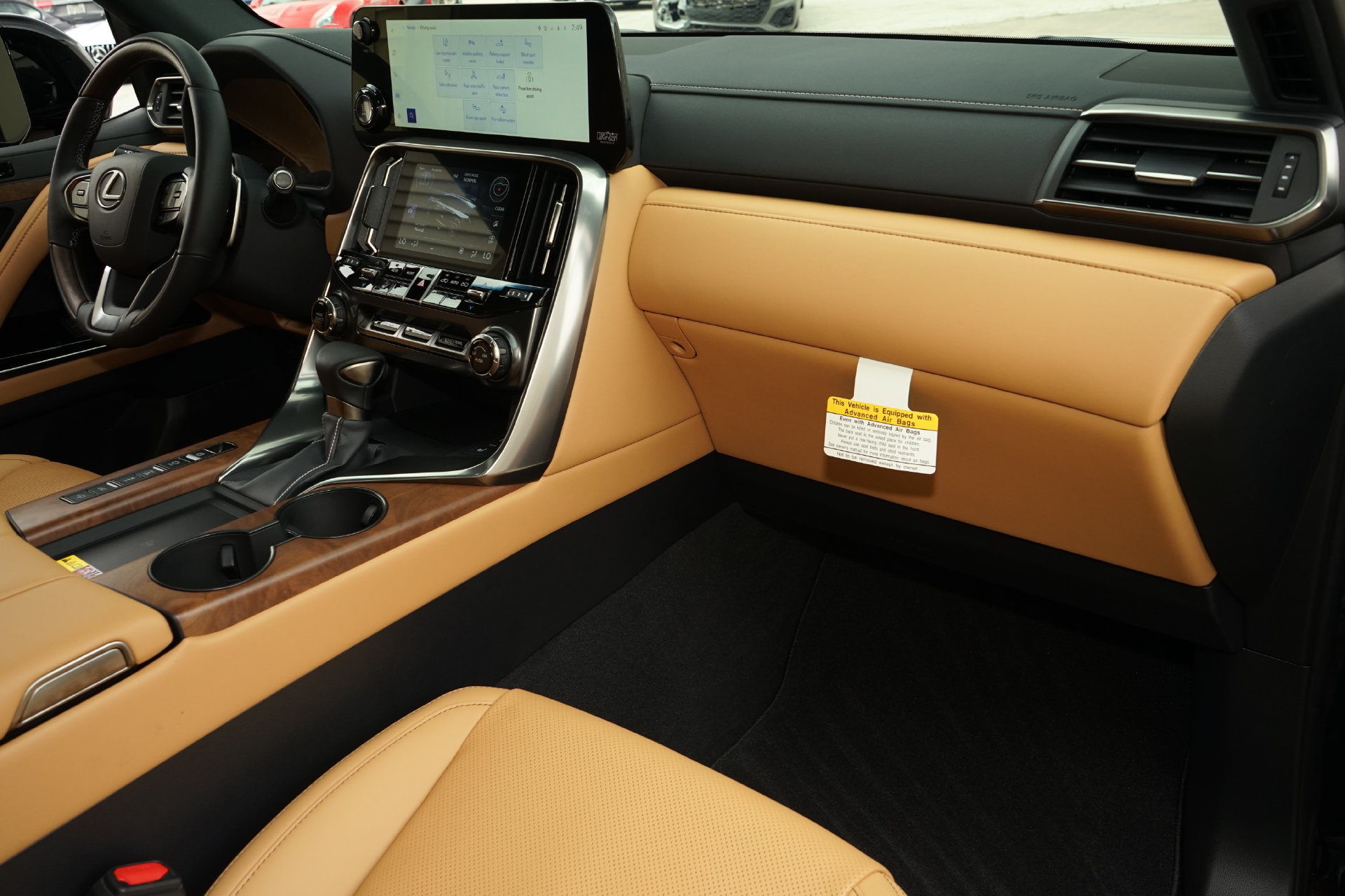 Used 2026 Lexus LX 600 4WD w/ Luxury Package image 11