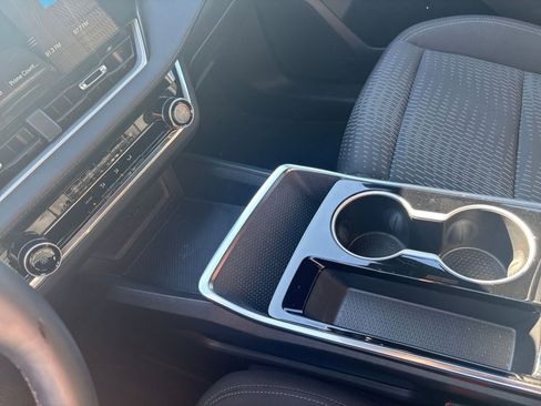 Used 2025 Chevrolet Equinox LT image 40