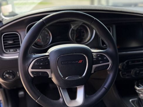 Used 2015 Dodge Charger SXT RWD image 19