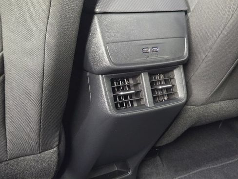 New 2026 Chevrolet Equinox LT FWD image 32