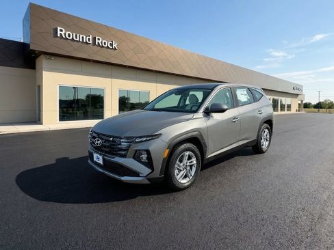 New 2026 Hyundai Tucson SE FWD image 1