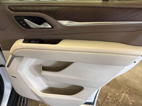 Used 2024 GMC Yukon Denali w/ Advanced Technology Package image 16