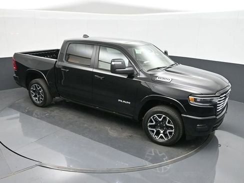 Used 2025 RAM 1500 Laramie AWD/4WD image 32