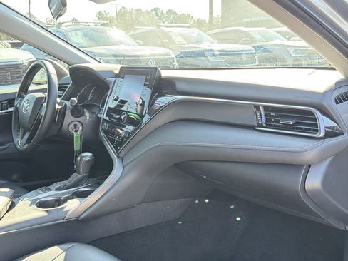 Used 2022 Toyota Camry SE FWD image 20