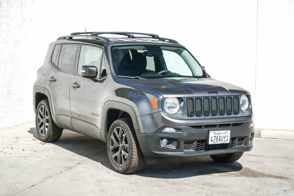 Used 2016 Jeep Renegade Latitude AWD/4WD image 3
